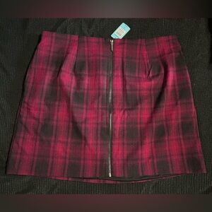 Torrid Red/Black Plaid Zip Front Midi Skirt‎ Size 20 Lined Pleated NWT